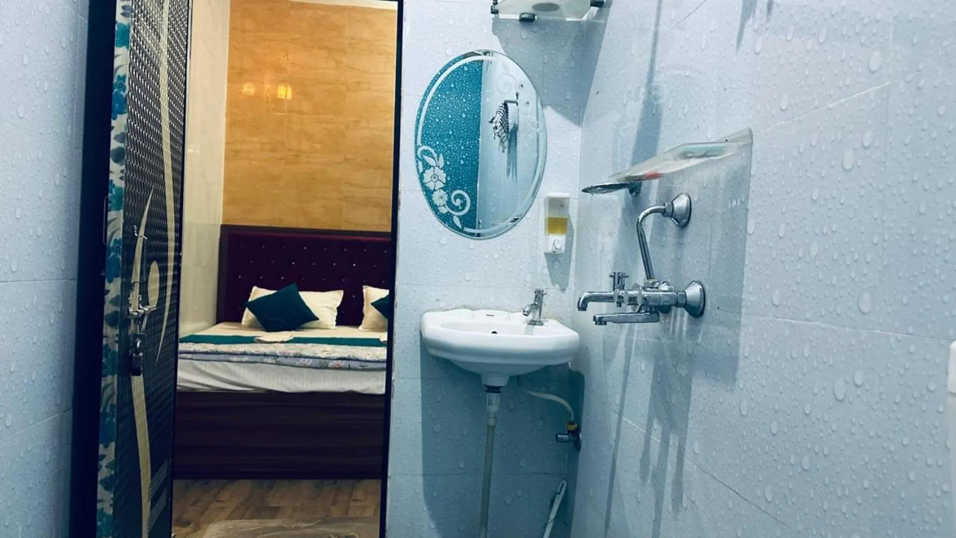 Varanasi Hotel The Star Residency - Near Shree Aadi Vaibhav Temple #Fully Air Conditioning #Free Wi-Fi #Parking #Room Service #Best Hotel In Varanasi