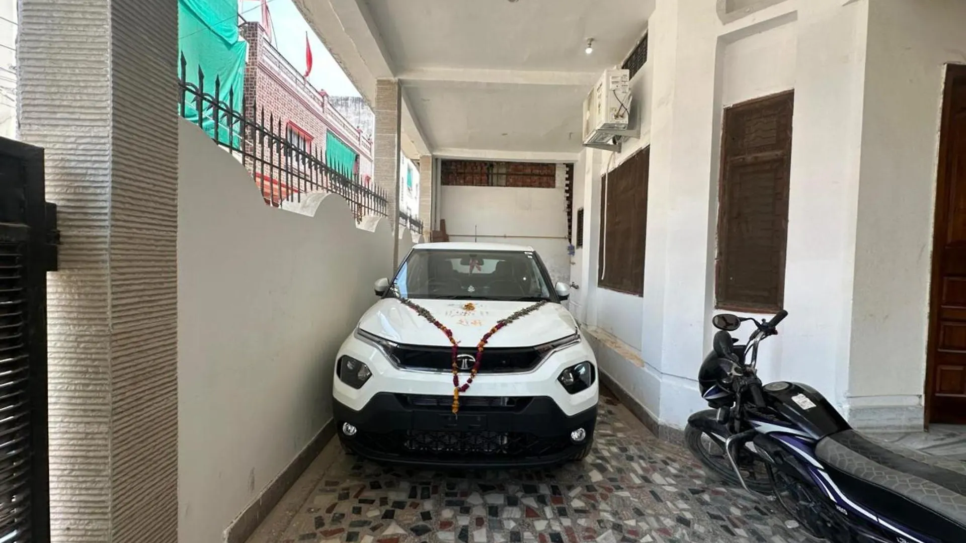 Varanasi Hotel The Star Residency - Near Shree Aadi Vaibhav Temple #Fully Air Conditioning #Free Wi-Fi #Parking #Room Service #Best Hotel In Varanasi